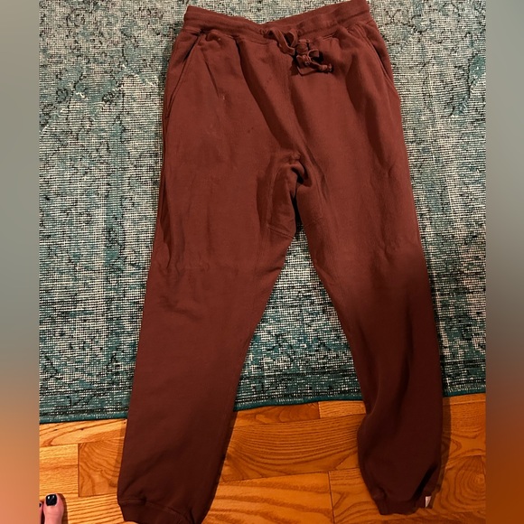BNWOT Tkees Core Sport Jogger - Size 2 - Picture 3 of 3
